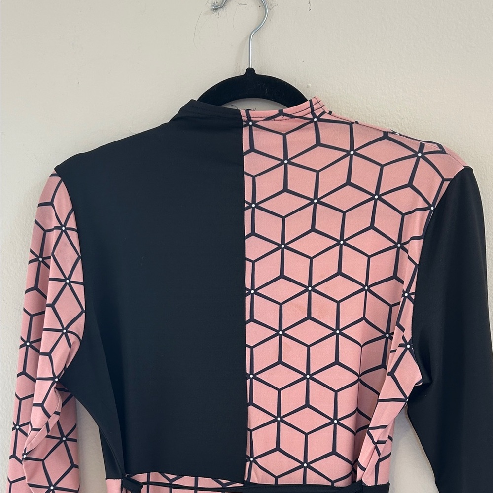 Geometric Pink and Black Jumpsuit 🌹 - Picture 5 of 11